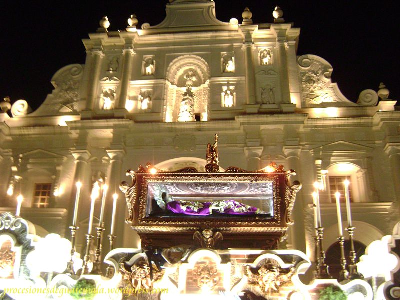 Sepultado de la Escuela de Cristo. Foto: procesionesdeguatemala.com